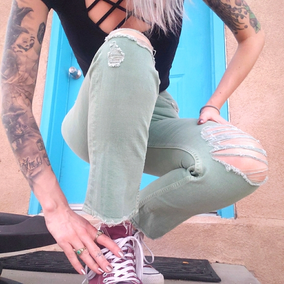 MOTHER Sage/Mint Green cropped tomcat jeans - Picture 3 of 11